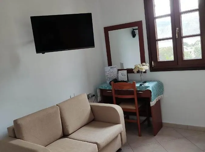 Tilos Fantasy شقة فندقية 3*